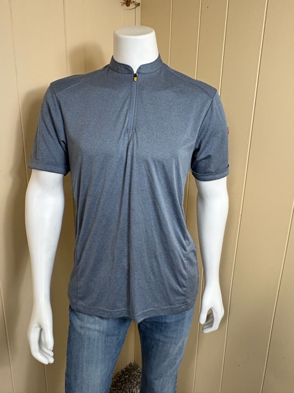 Apparel Collection McDonalds Employee mens polo shirt Size M-R Gray 1/4 Zip Logo